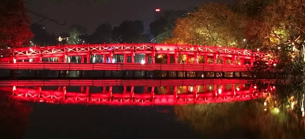 Cum să petreci o zi în Laos și în Vietnam